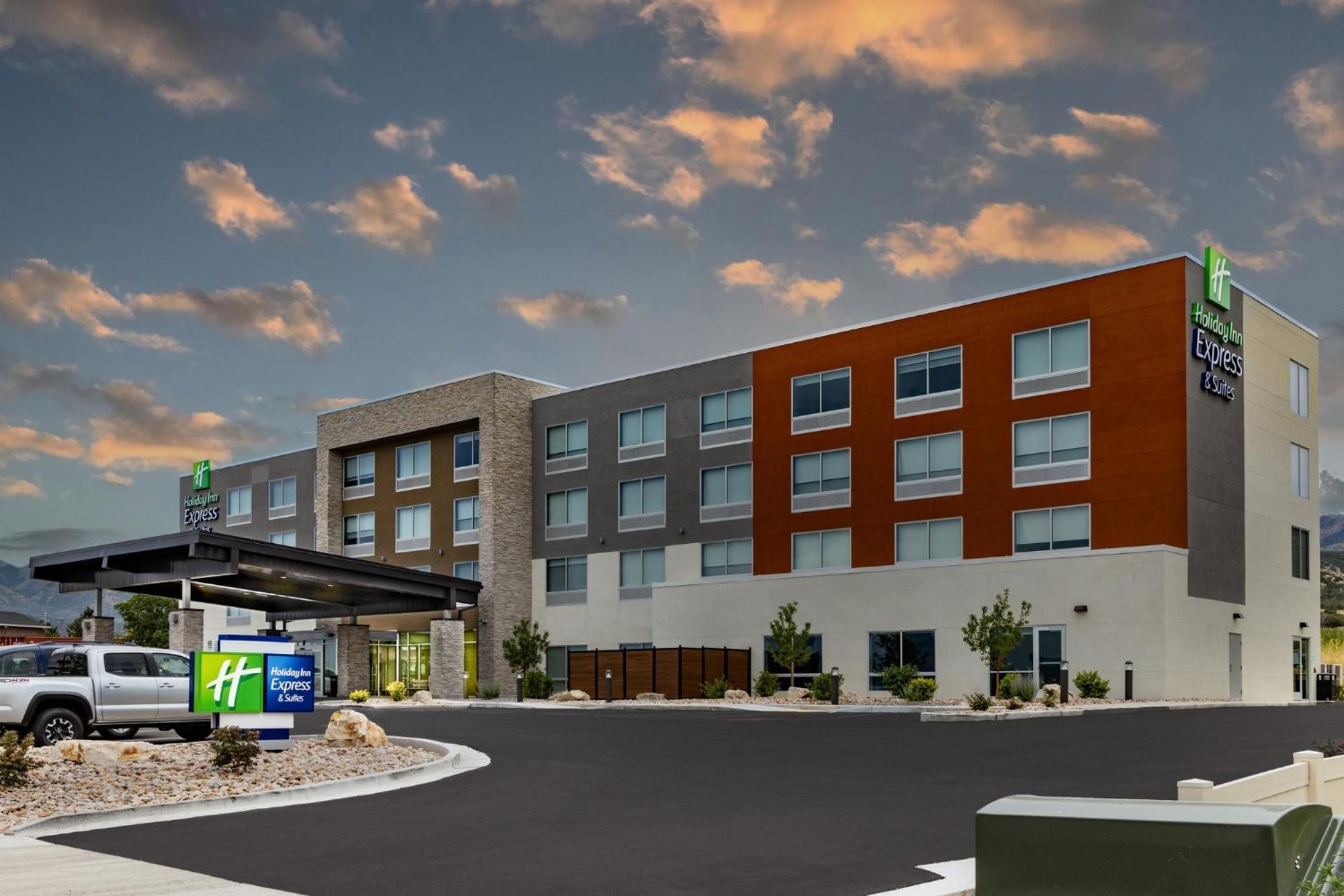Holiday Inn Express & Suites - Nephi By Ihg Экстерьер фото